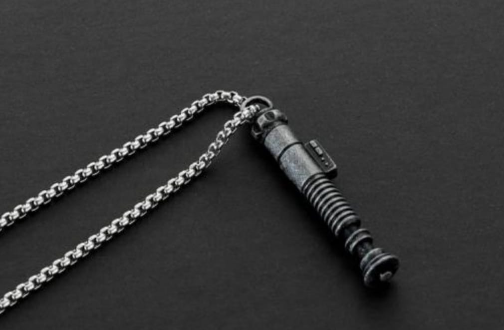 Collar de sable de luz en metal — Saber Legacy México
